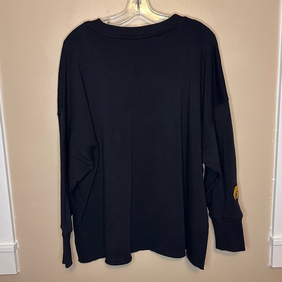Iowa Hawkeyes Handmade Patch Sweatshirt Size XL Black Yellow - Picture 5 of 7